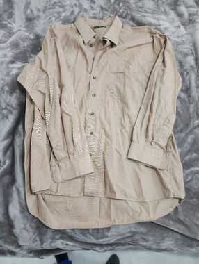 Classic Men's Long-Sleeve Dress Shirt in Khaki